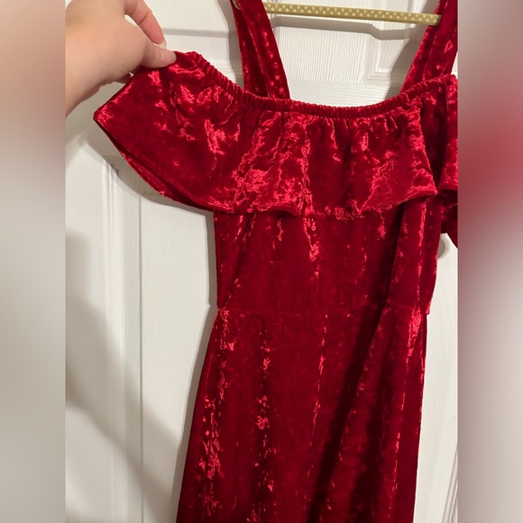 Girls Size 10/12 Red Crushed Velvet Flutter Sleeve Dress - Picture 6 of 6